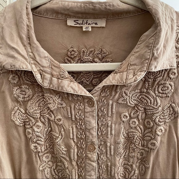 Gorgeous button down - Picture 2 of 3